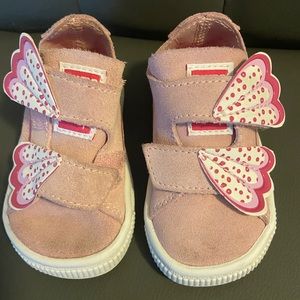 Toddler Pink butterfly Pumas with velcro straps